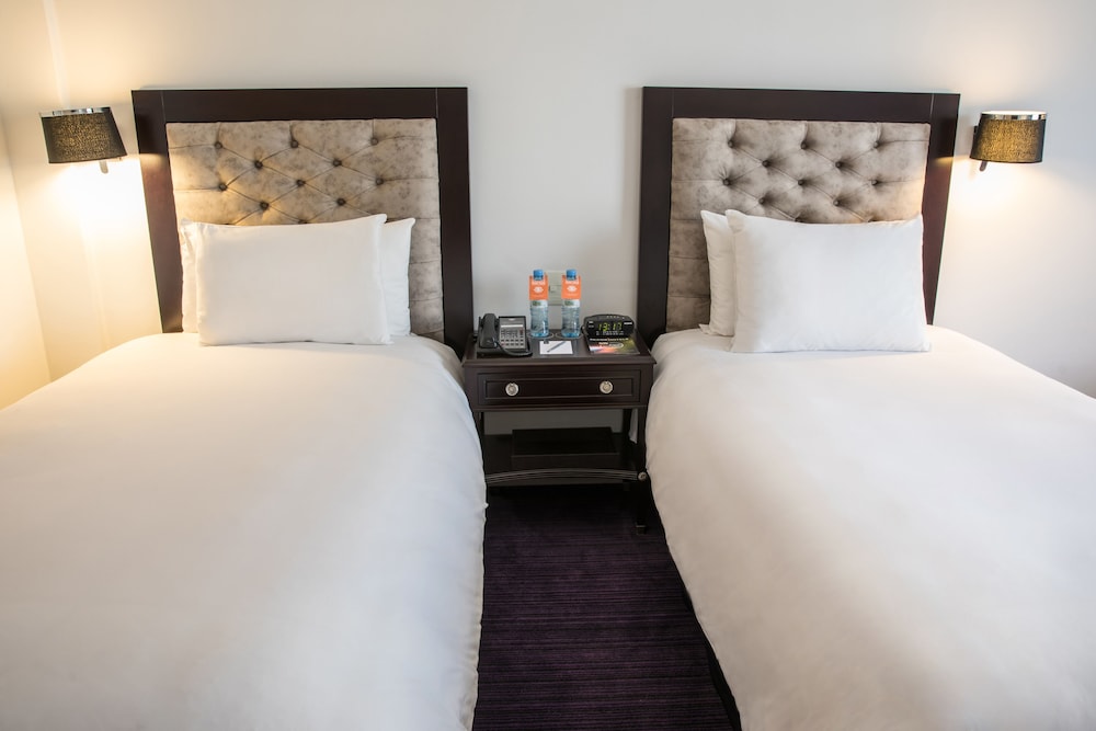 Superior Room, 2 Twin Beds, City View