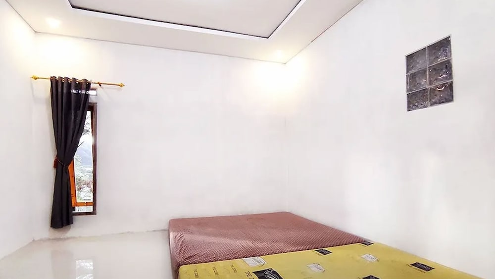 Basic Villa photo 1