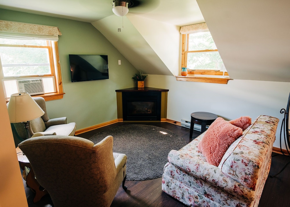 North Mountain Suite photo 2