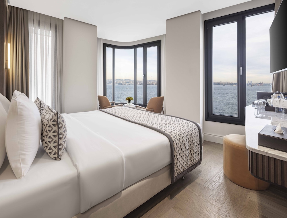 Suite, Sea View, Corner photo 1