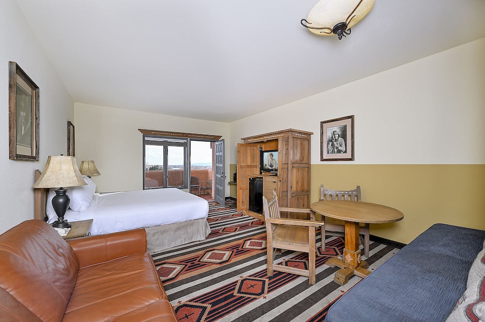 Suite, 1 King Bed, Balcony (Sandia Suite With Balcony) photo 1