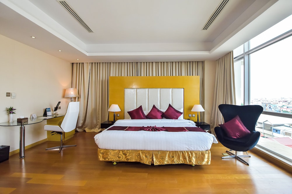 Executive Suite Room - Free Two Ways Airport Transfer photo 1