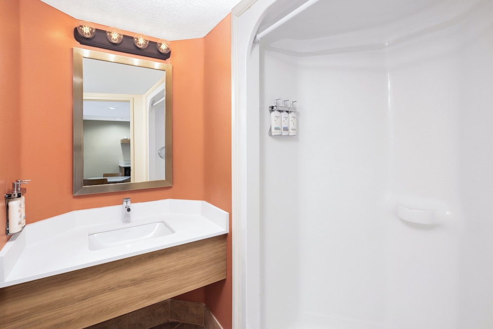 Suite, 1 King Bed, Balcony
