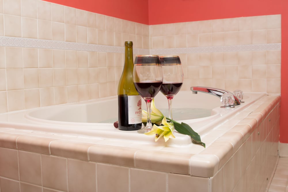 King Room With Jacuzzi - Photo 5