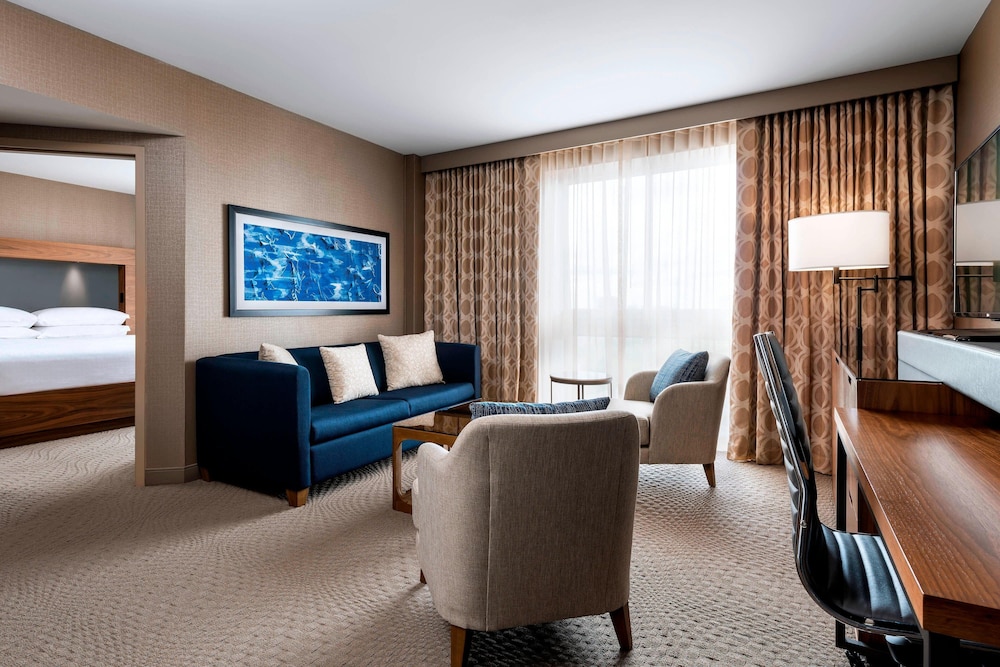 Executive Suite, 1 Bedroom - Photo 1