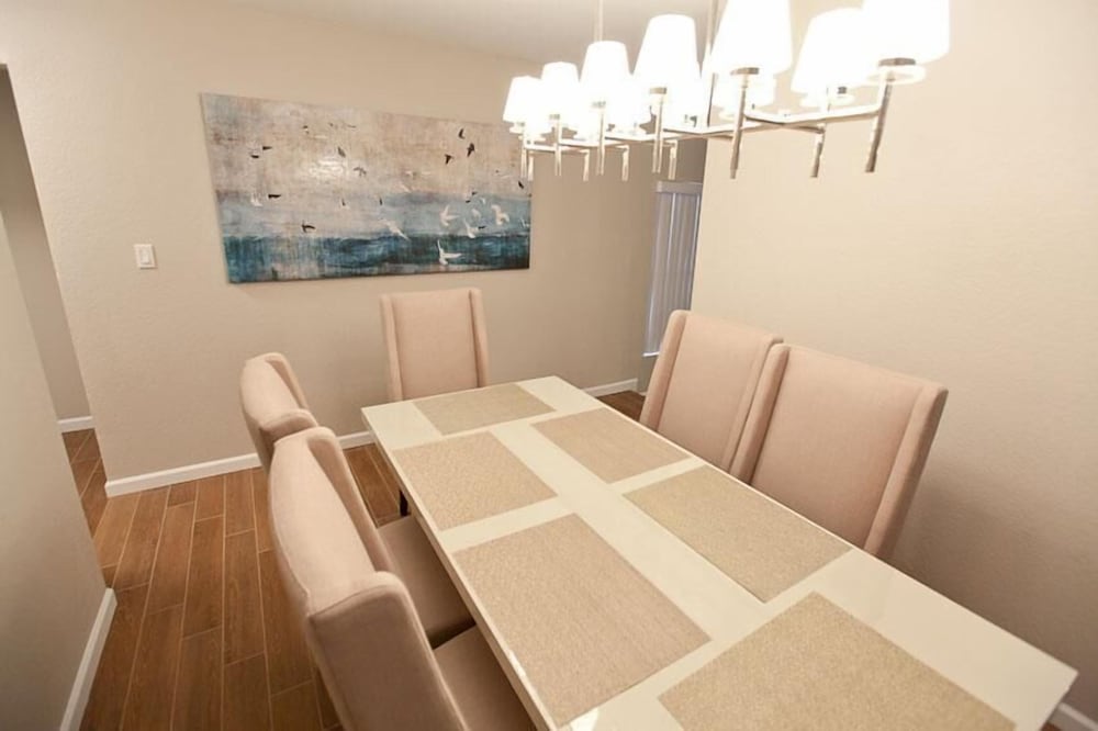House, 3 Bedrooms photo 2