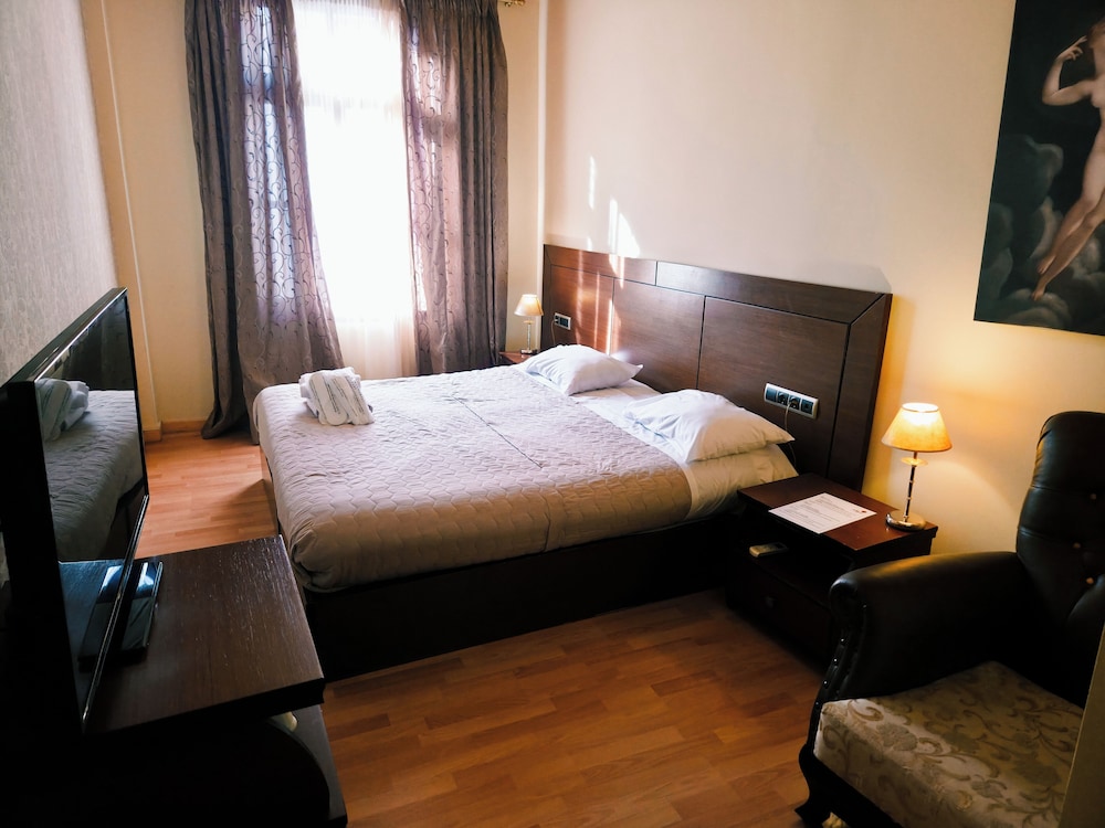 Superior Twin Room, Mountain View