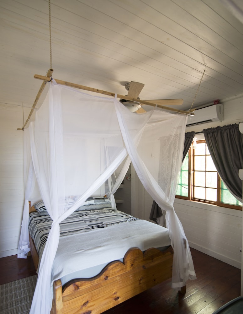 Family Cabin, 2 Bedrooms photo 3