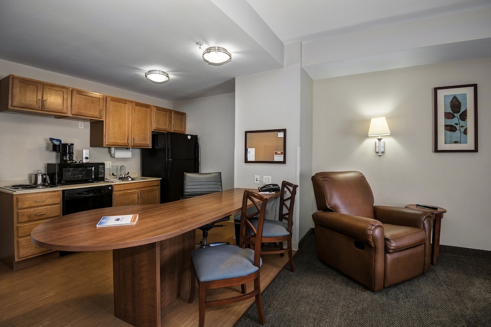 Suite, 1 Bedroom, Accessible Bathtub, Non Smoking (Communications Accessible) - Photo 3
