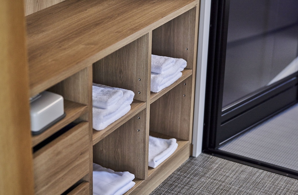 Premium Twin Room, Non Smoking - Photo 21
