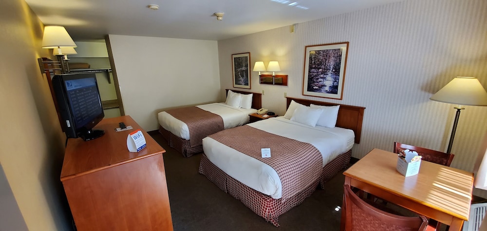 Standard Room, 2 Queen Beds - Photo 2