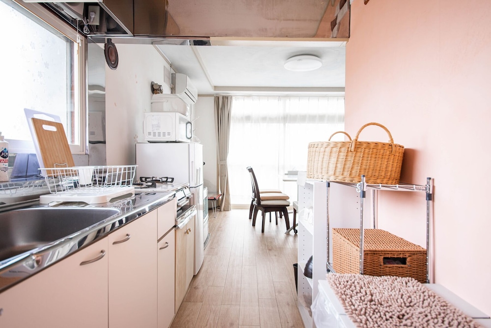Basic Apartment photo 2