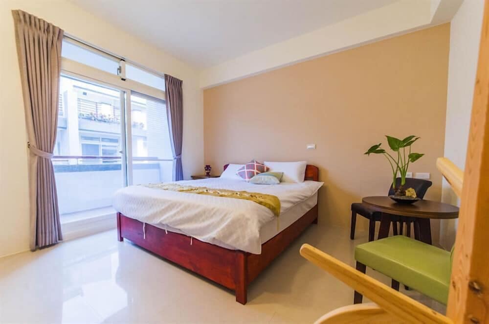 Family Room, Shared Bathroom (6 people ) photo 2