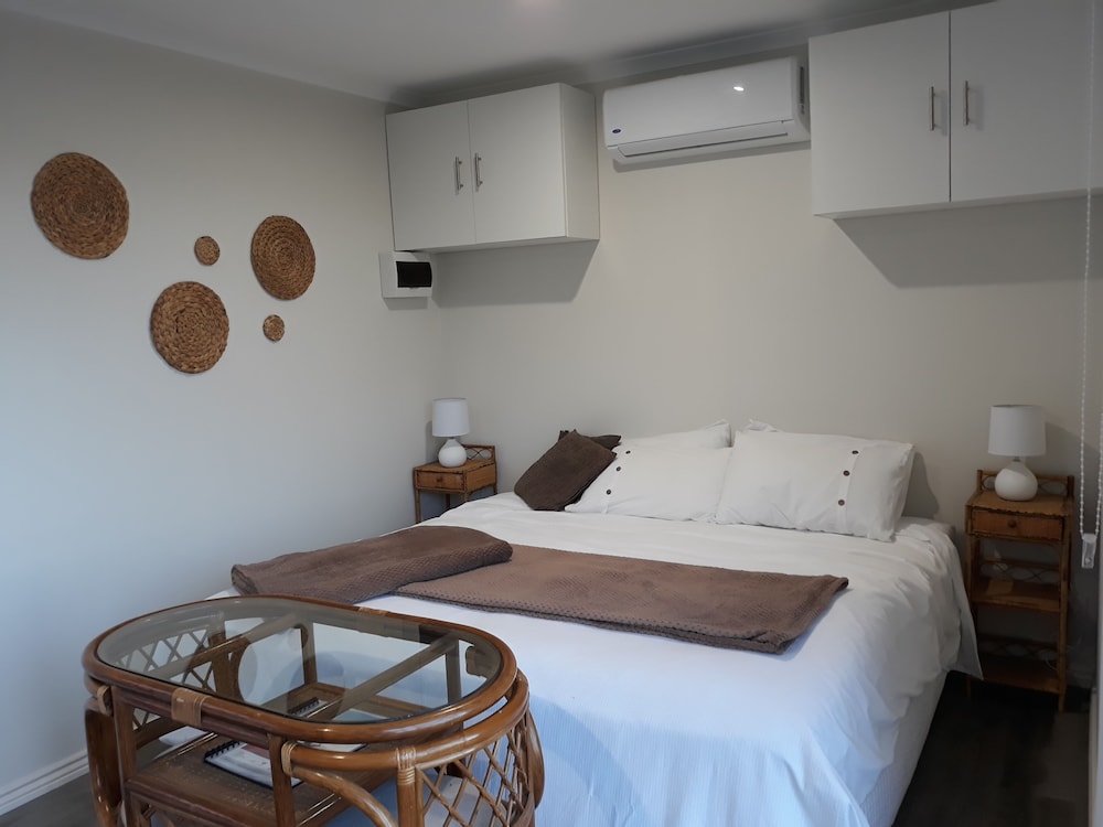Design Single Room, Kitchenette, Garden View