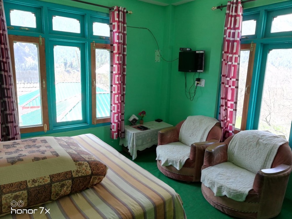 Cottage, 1 King Bed, Non Smoking, Hill View photo 2