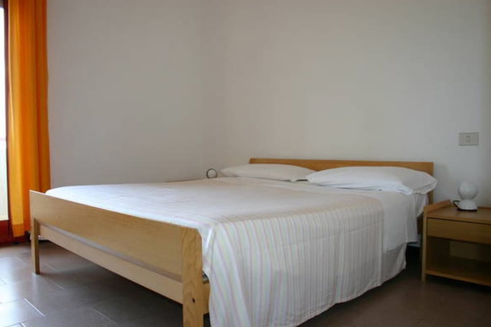 Economy Double Room Single Use, 1 Twin Bed photo 3