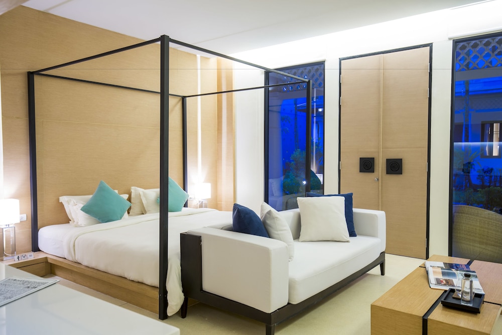 Suite with Couple Bath - Photo 2