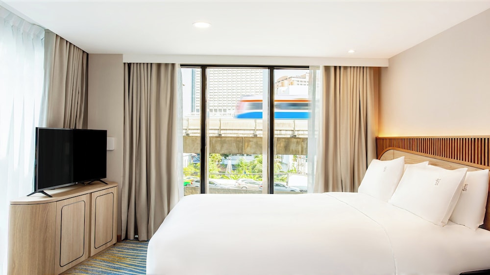 Suite, 1 Queen Bed (Free Breakfast) photo 3
