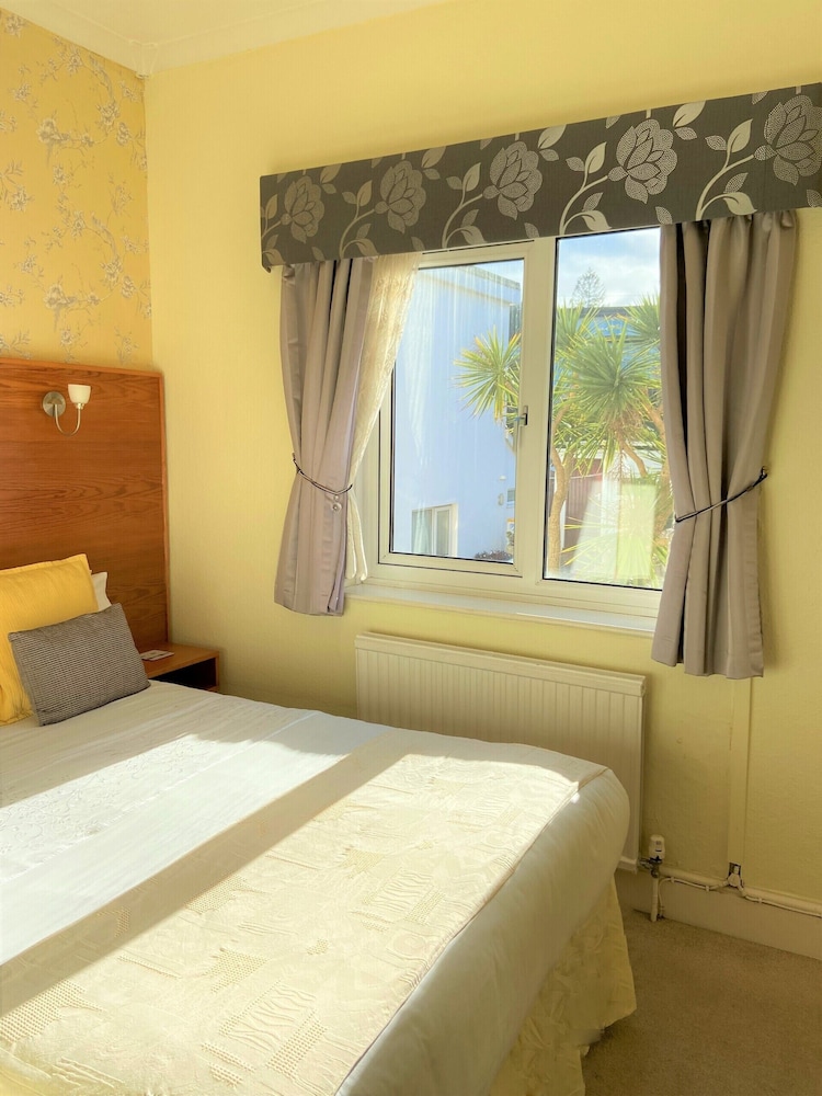 Small Double room , Ensuite -Patio View photo 2