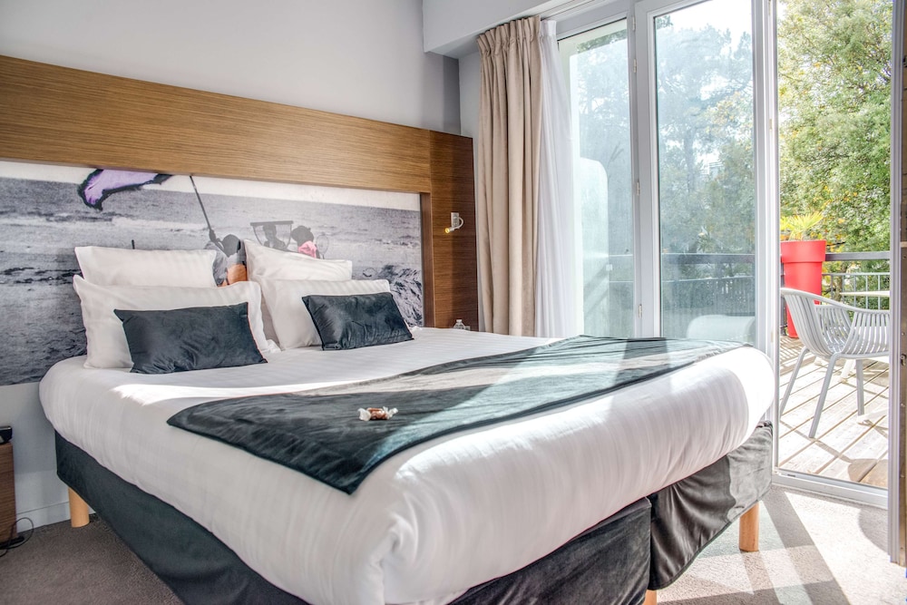 Superior Room, 1 Queen Bed, Non Smoking, Terrace - Photo 3