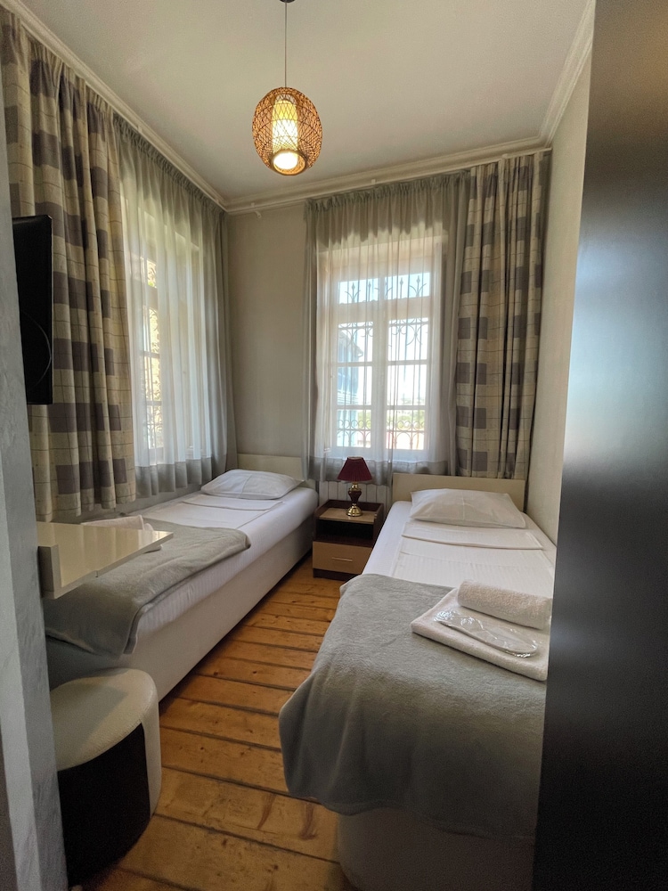Economy Room, 2 Twin Beds, City View