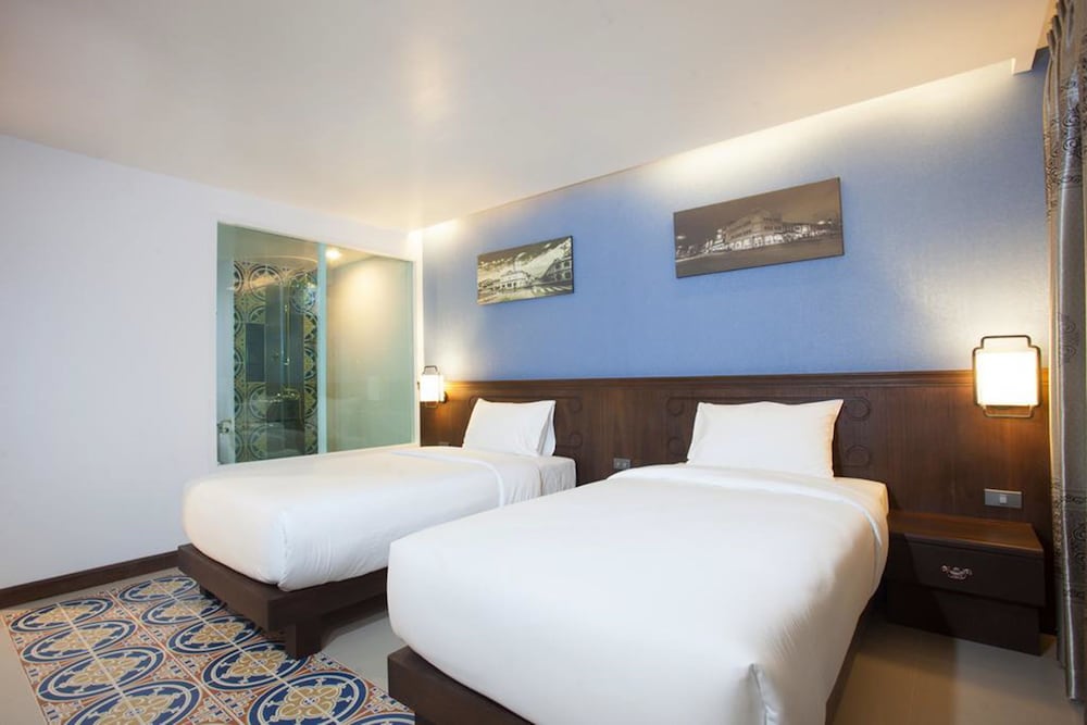 Superior Twin Room with Shower - Photo 14