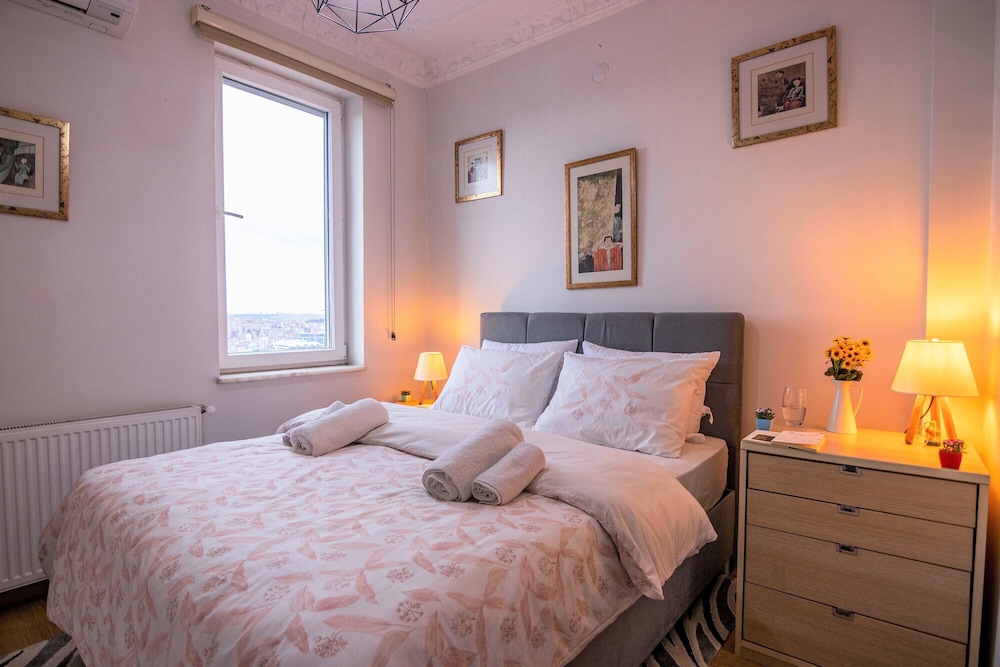 Exclusive Apartment, 2 Bedrooms, City View photo 2