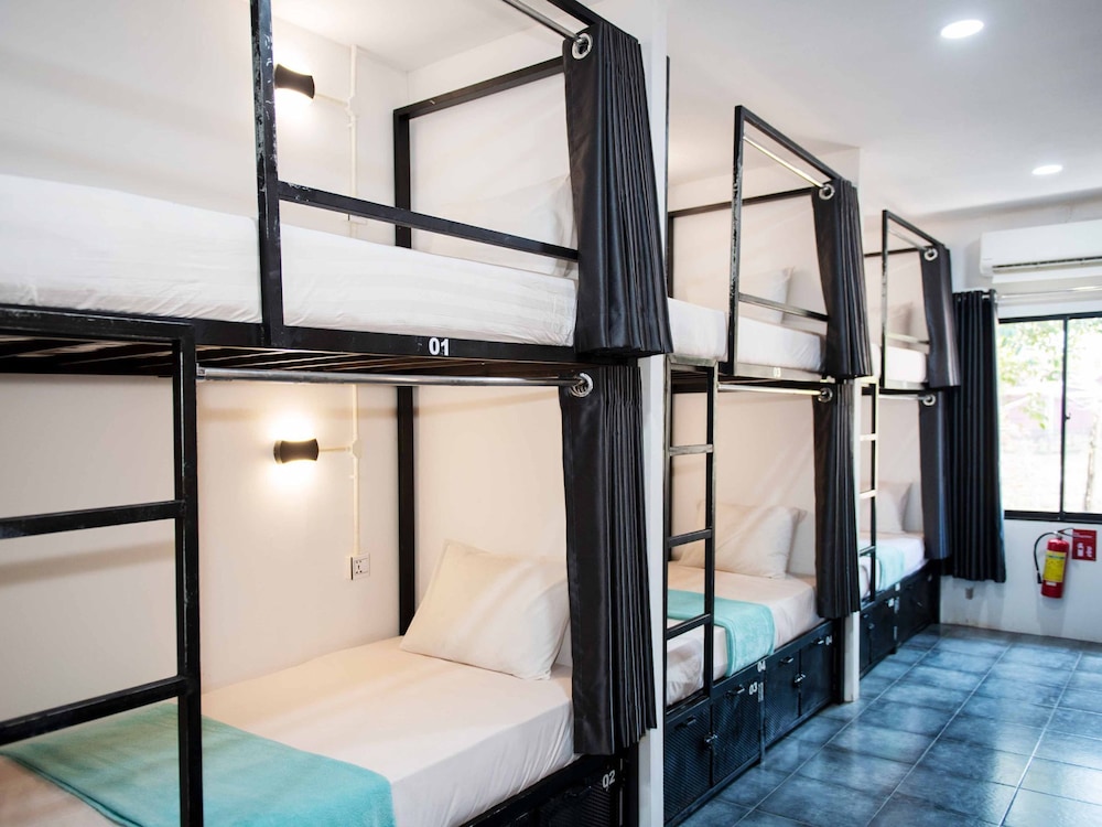 Standard 12-Bed Dorm photo 3
