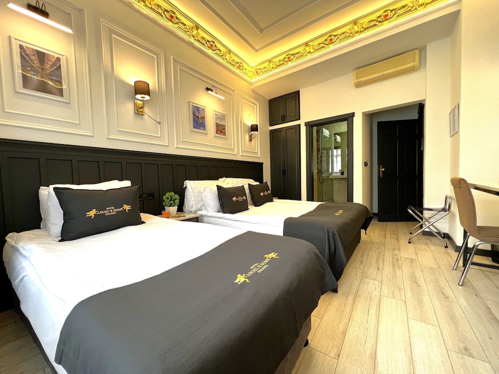 Superior Triple Room photo 2