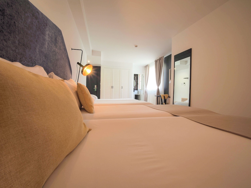 Triple Room (3 Adults) photo 3