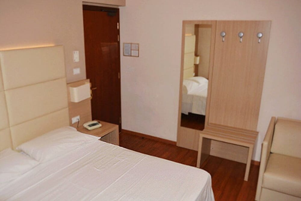Standard Quadruple Room - Photo 3