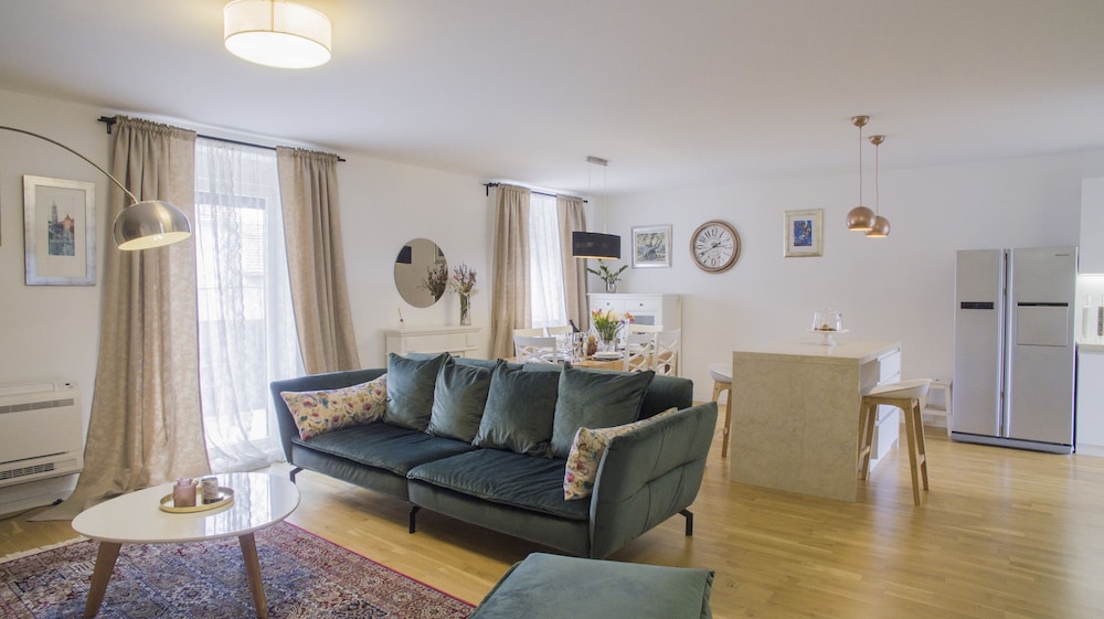 Superior Apartment, City View