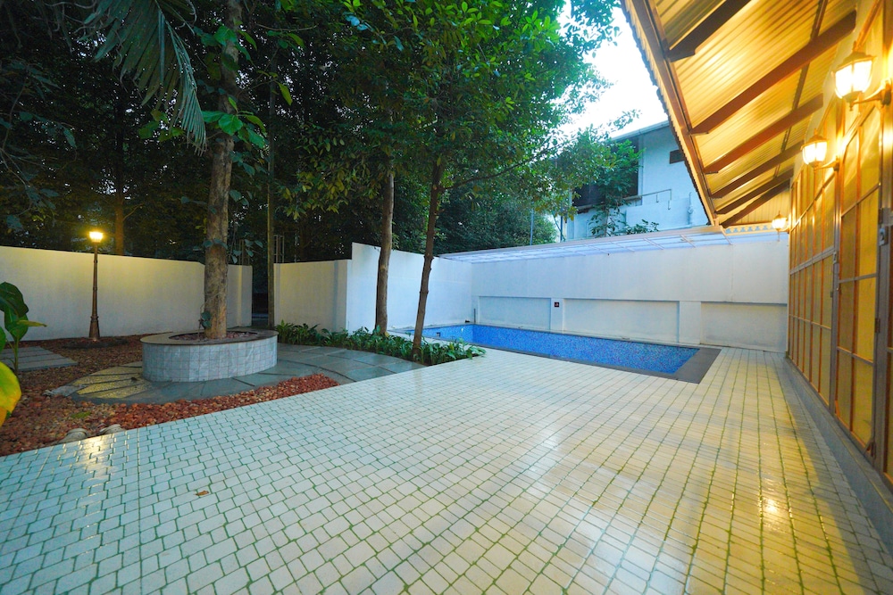 Luxury Villa photo 3