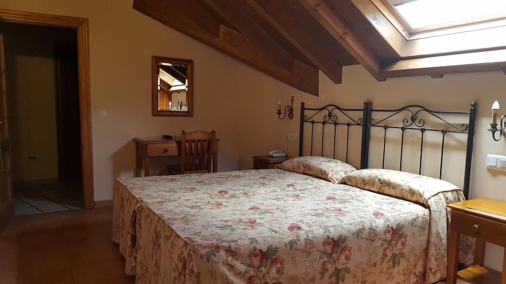 Family Quadruple Room, 2 Bedrooms, Connecting Rooms - Photo 12