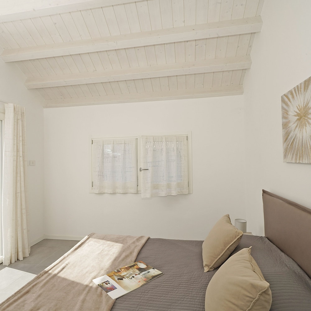 Villa photo 2