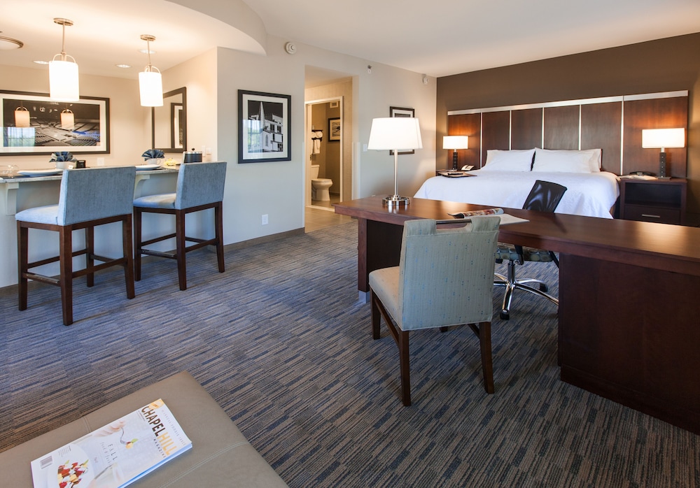 Suite, 1 King Bed, Accessible, Non Smoking photo 2