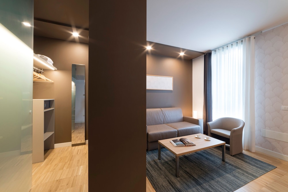 Premium Junior Suite photo 3