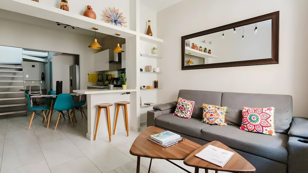 Luxury Apartment, 2 Bedrooms, Patio photo 1