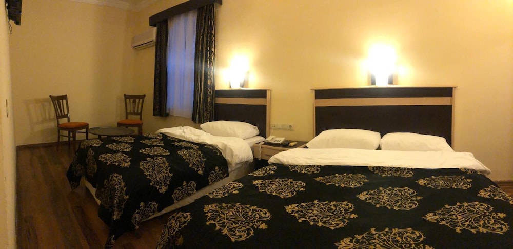 Family Twin Room, Pool View photo 2
