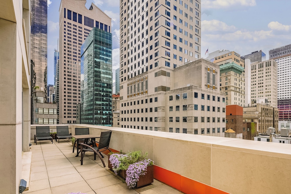 Premium Suite, 1 King Bed With Sofa Bed, City View