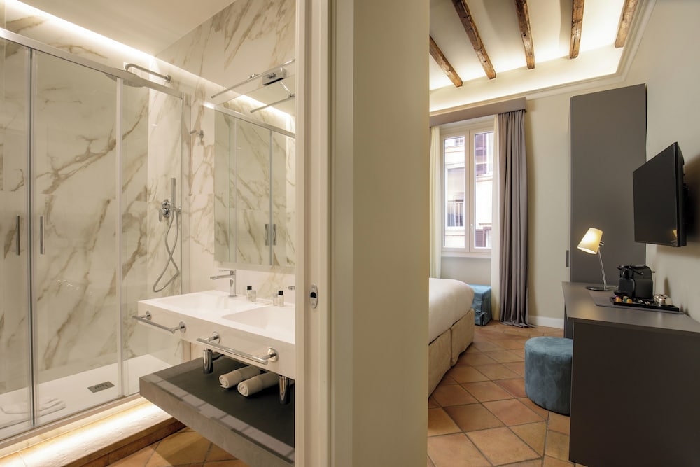 Superior Double or Twin Room photo 3