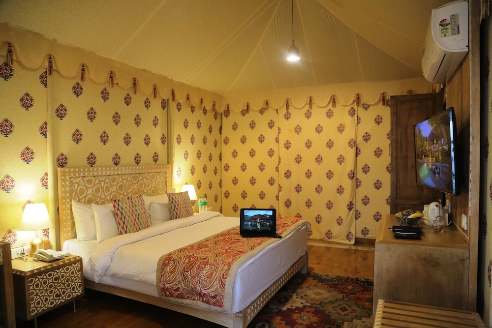 Deluxe Tent photo 1