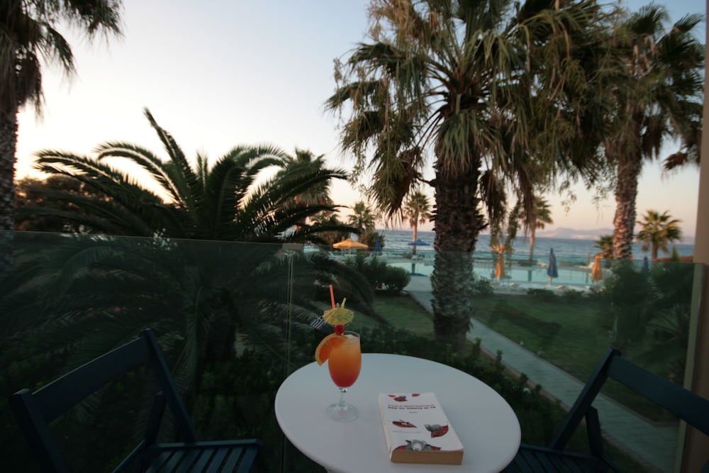 Superior Double or Twin Room, Sea View photo 2