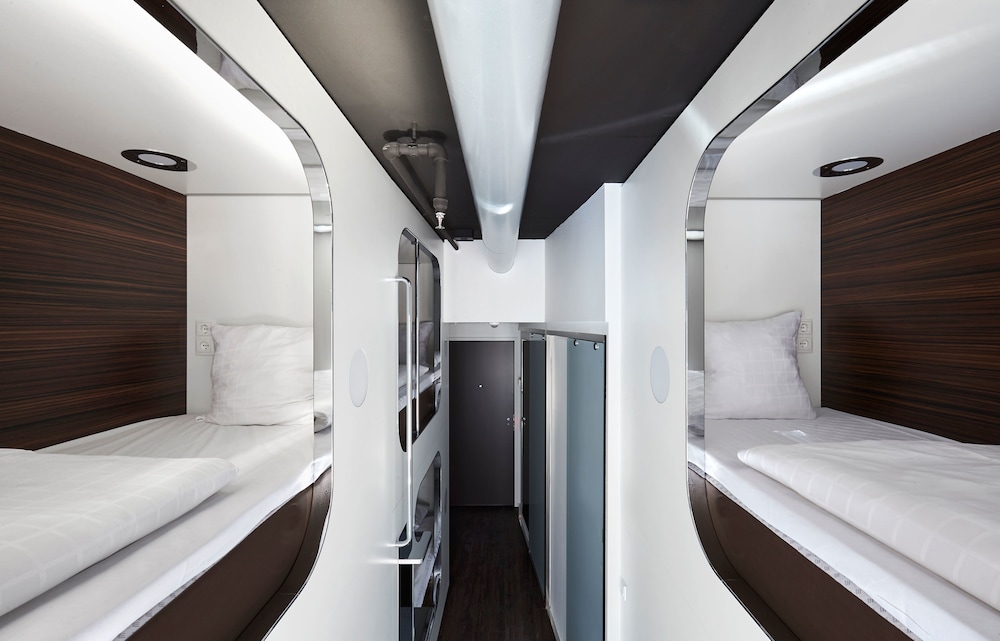 6 Bed Private Room with Private Bathroom