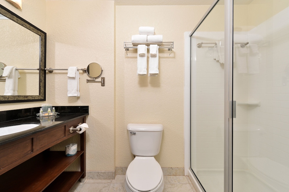 Suite, 1 King Bed (Additional Living Area) - Photo 2