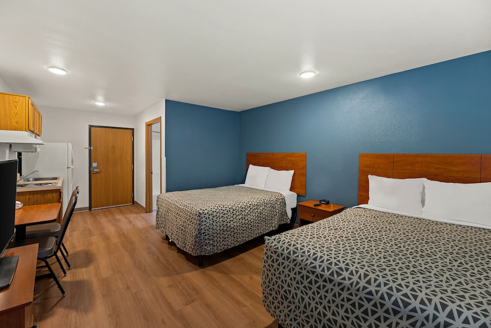 Standard Room, 2 Double Beds, Non Smoking photo 3
