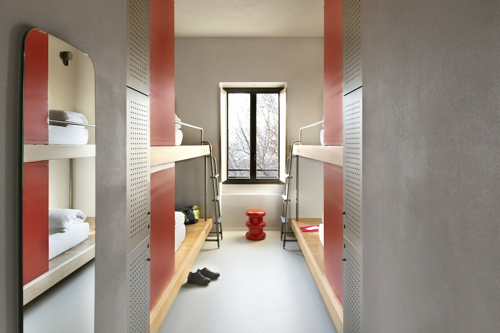 Standard Shared Dormitory, Women only