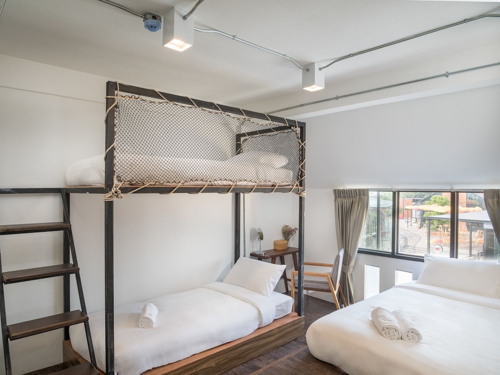 Family Room, 1 Bedroom