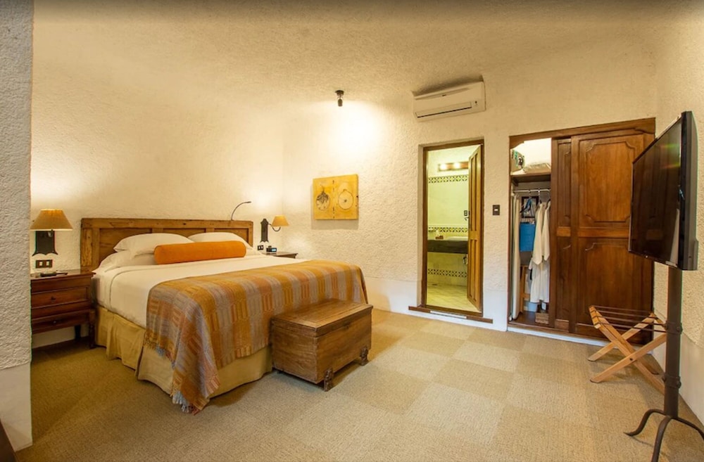 Executive Suite, 1 King Bed (All rooms are different) - Photo 2