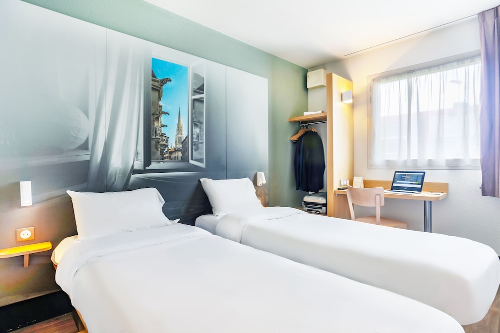 Twin Room - Photo 1